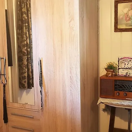Berge & Laila's Private ホームステイ *