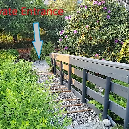 Berge & Laila's Private *