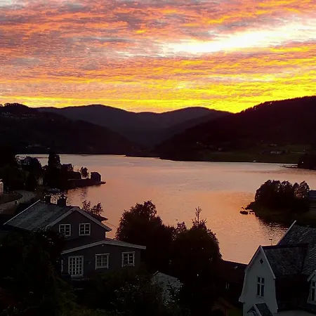 Berge & Laila's Private *