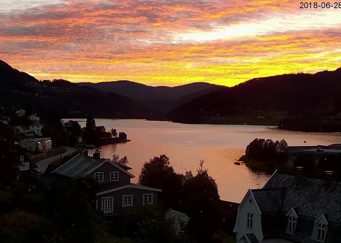 Berge & Laila's Private *